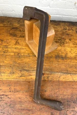 Antique Iron Handle ~ Crank, Turn, Spin ~ Hit or Miss Engine, Farm Implement?