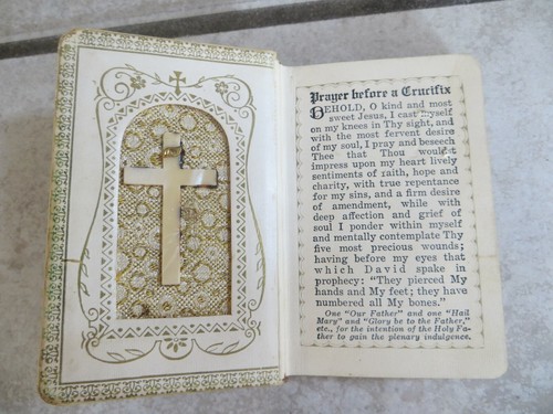 CELLUOID CHILDRENS CHRISTEN PRAYER BOOK 1936 ILLUSTRATED CATECHISM POCKET BOOK - Picture 3 of 7