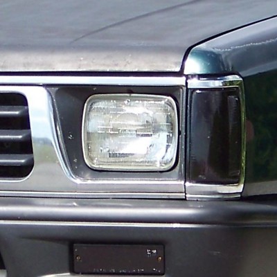1x H4 EU Scheinwerfer Vorne Passend für Mitsubishi L200 96-99 NEU TÜV Headlight