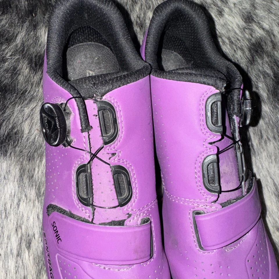 Zapatos de bicicleta de montaña Bontrager Sonic para mujer púrpura/negro talla EE. UU. 8,5 Foto 2 de 4