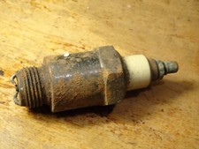 Ancienne Bougie  d'allumage BOSCH L=7,9cm