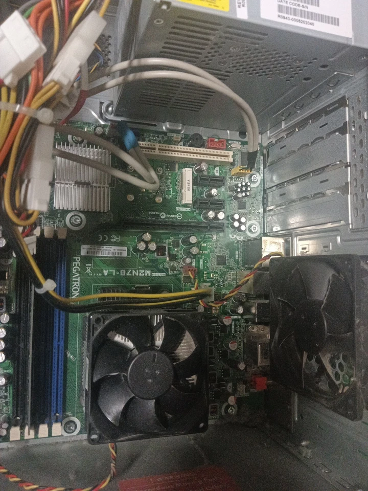 HP Pro 3015 MT - AMD Athlon II X3 440 - 2GB RAM hard Disk Da 250gb - Immagine 4 di 4