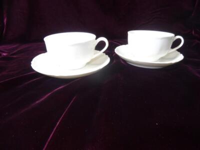 2 HAVILAND RANSON PATTERN 3 1/4'' TEA CUPS AND SAUCERS - UDAMAGED