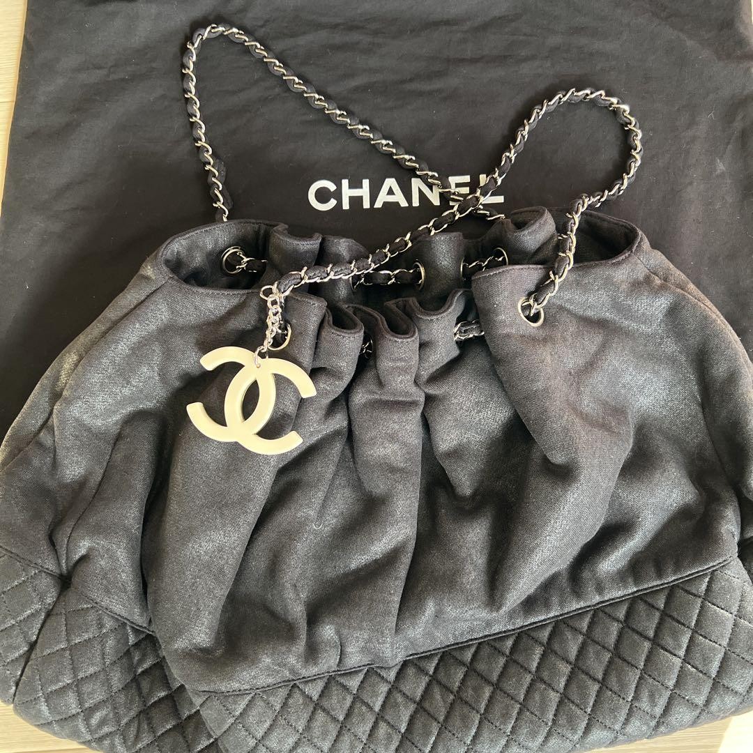 CHANEL black quilted shoulder bag available 3/8 to 3/15 #PG7XO8-image