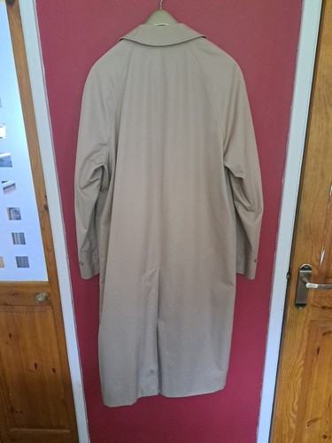 Gabardina clásica unisex DAKS London talla 40 regular en muy buena condición - Imagen 14 de 18