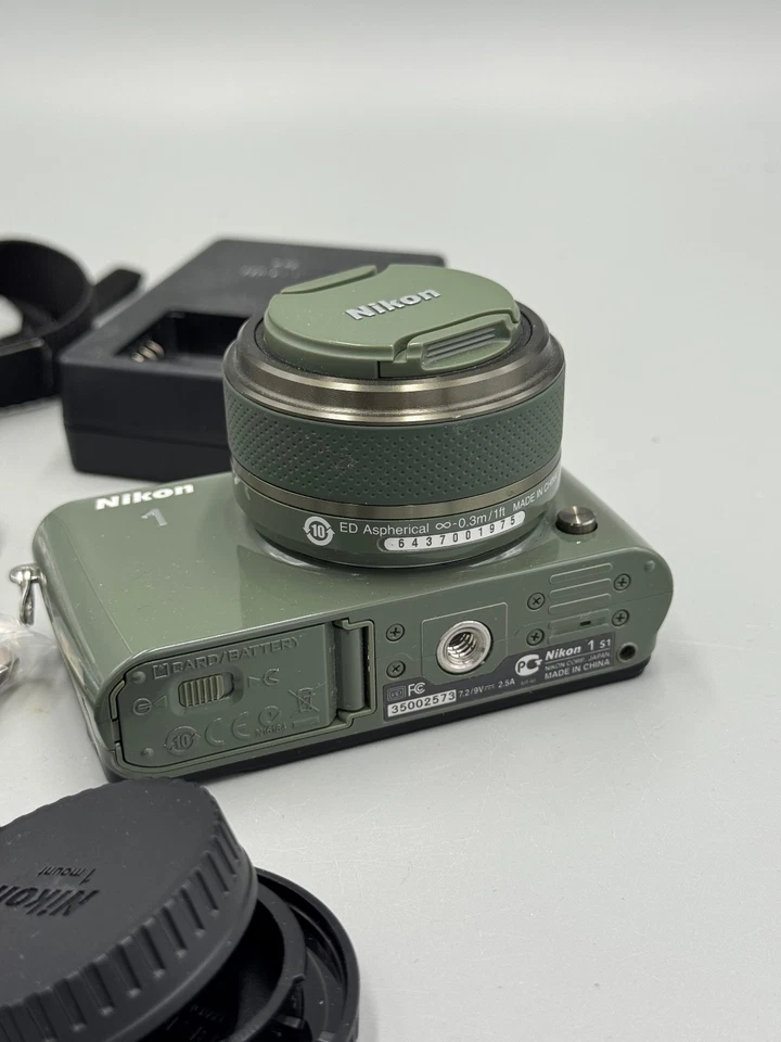Cámara digital Nikon 1 S1 caqui oliva 10,1 MP con lente de 10-30 mm como nueva 533 clics Foto 4 de 4