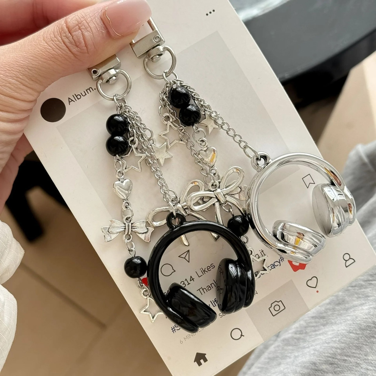 Llavero estilo auriculares, dije de teléfono, colgante de bolsa, blanco/azul