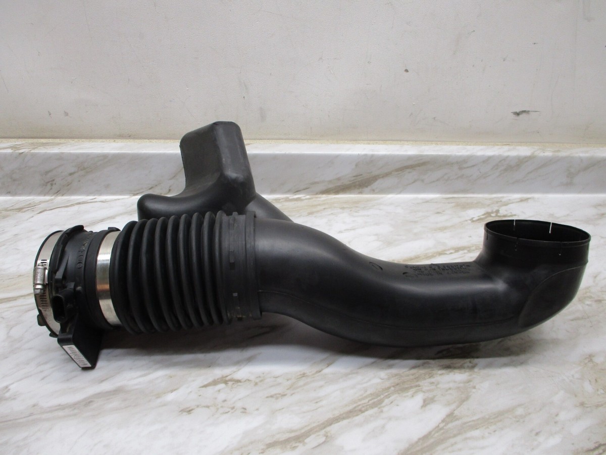 15059110 25317474 01-07 Silverado Sierra 8.1L Engine Air Intake  