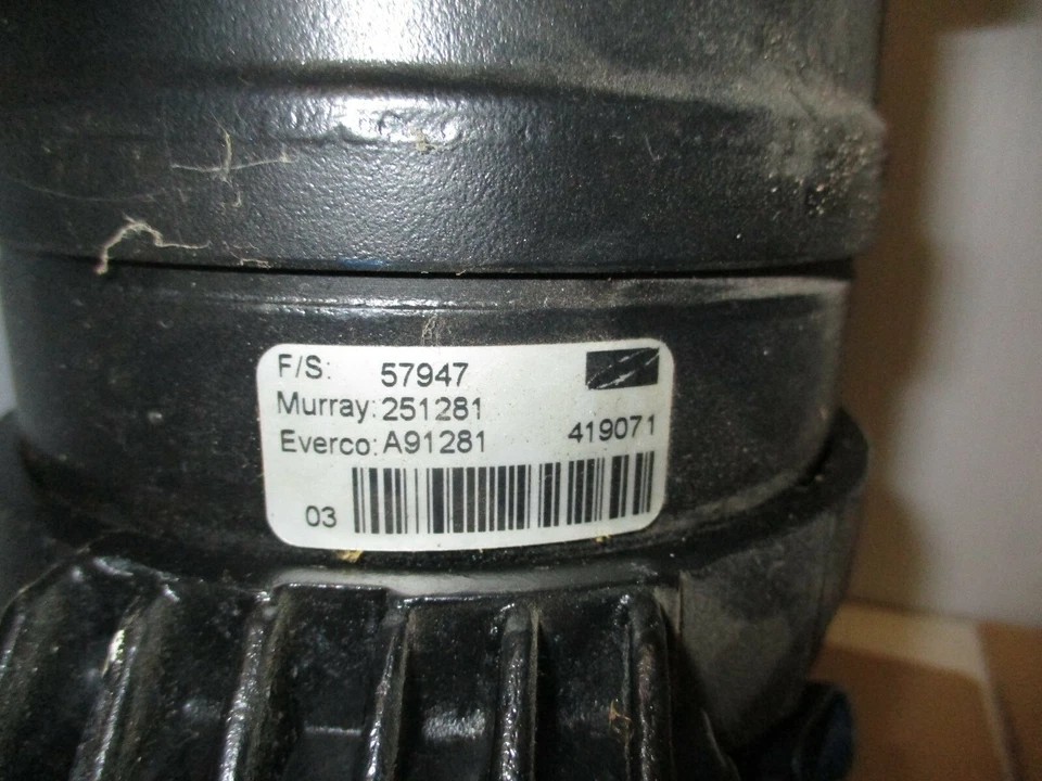 GM AC Compressor 15-20144 1136518 - Image 3 of 3