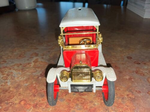 ERTL COLLECTIBLES 1913 FORD MODEL “T” VAN TRACTOR SUPPLY CO. DIE-CAST COIN BANK - Picture 3 of 7