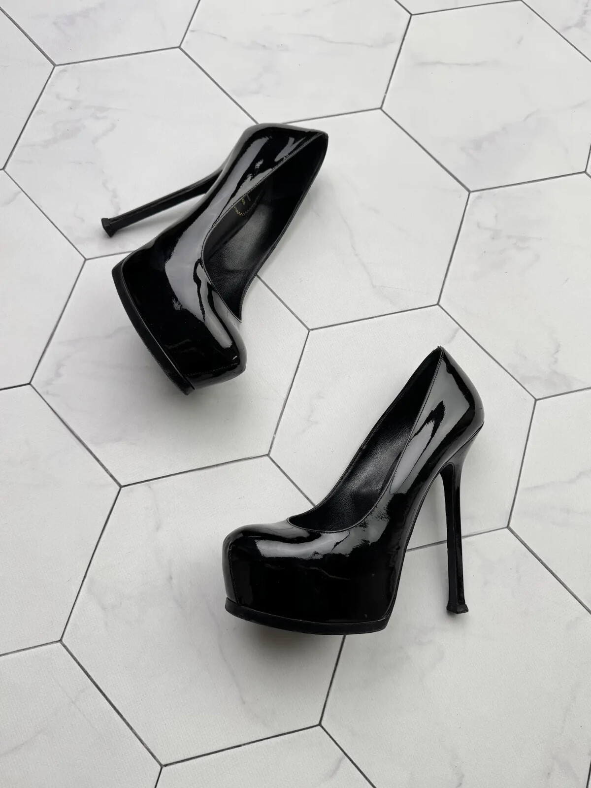 Yves Saint Laurent Rive Gauche vintage pelle verniciata tacco donna taglia US 7 5