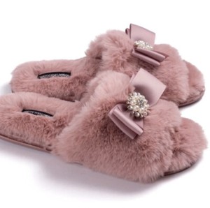 ladies pink slippers