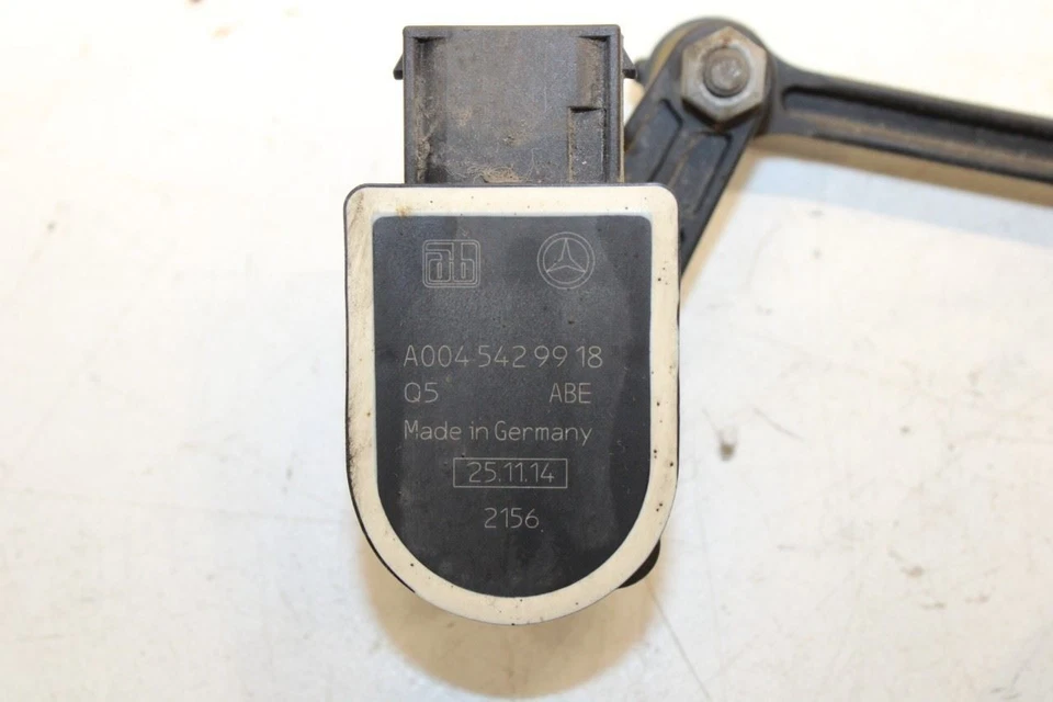 12-15 Mercedes-Benz ML350 Rear RH Side Suspension Headlight Height Level Sensor - Image 3 of 4