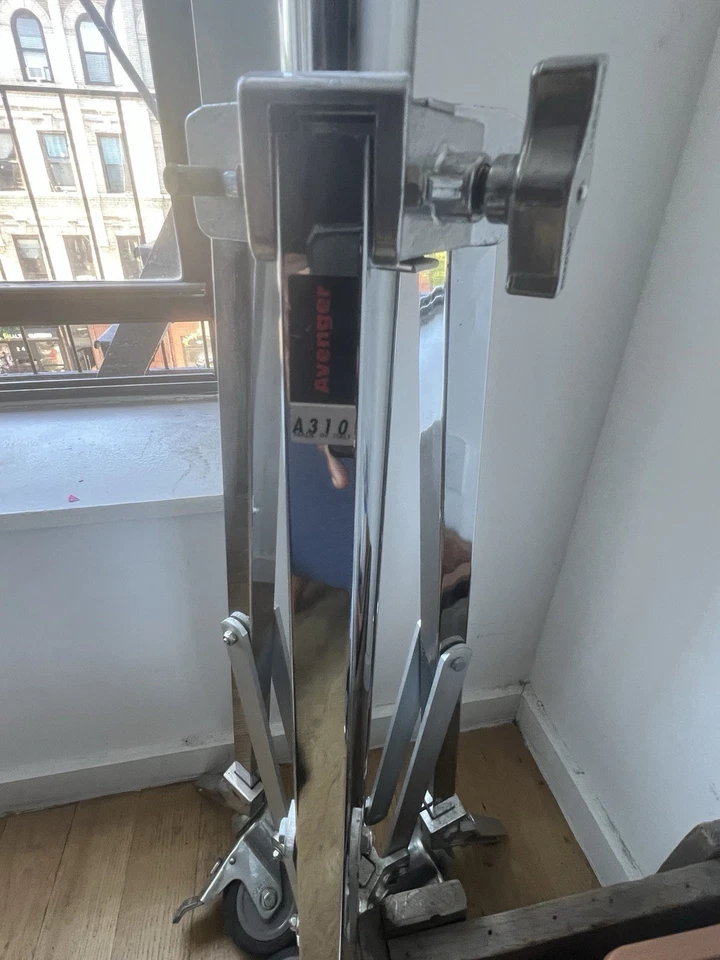 Soporte rodante mediano Avenger A310 Foto 2 de 3