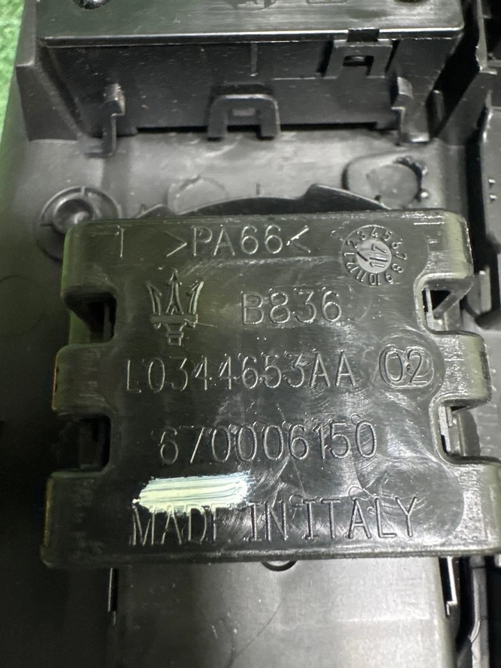 ⚡ Front Right Seat Outer Trim Cover |ALFA ROMEO STELVIO 2018 OEM Foto 4 de 4