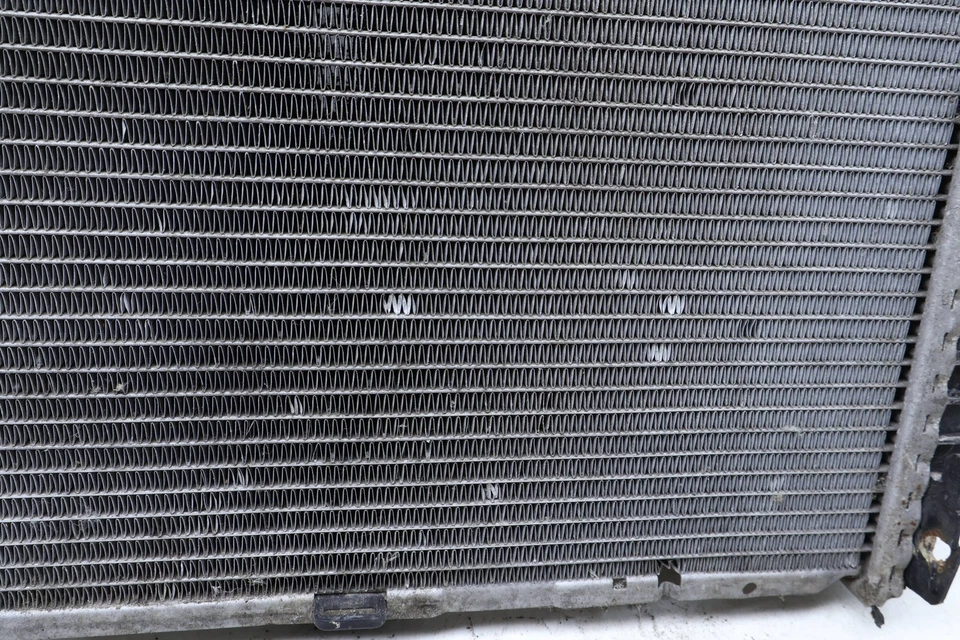 AUDI Q7 TDI 2007-2015 - Radiador 7L6121253B Foto 3 de 4