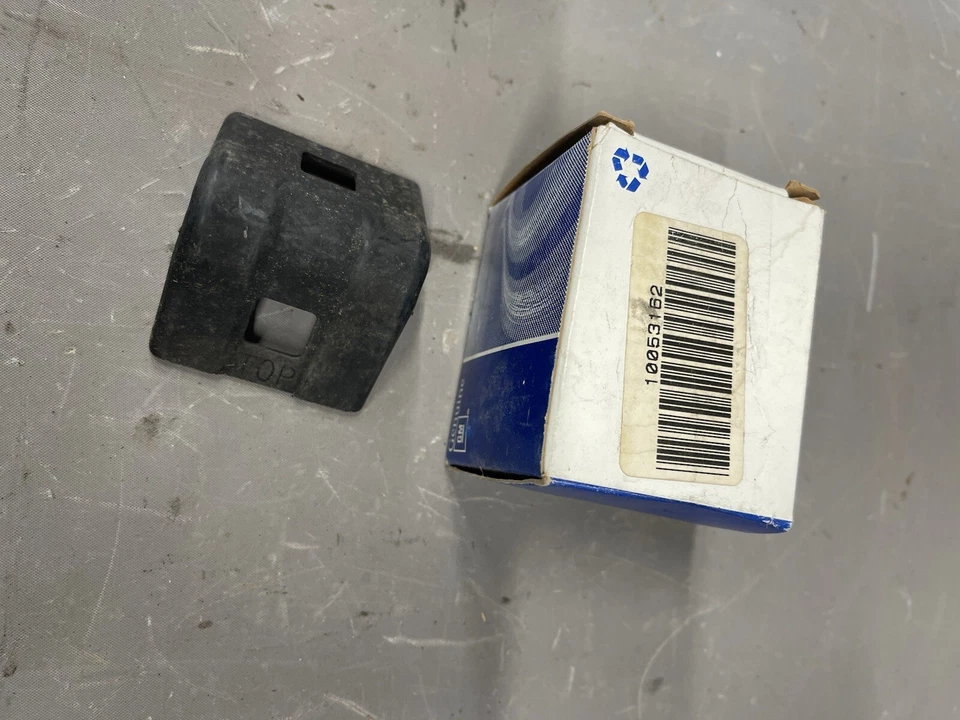 Oldsmobile Cutlass Supreme 1988-1997 soporte de montaje de faros antiniebla lámpara de cabeza GM Foto 2 de 3