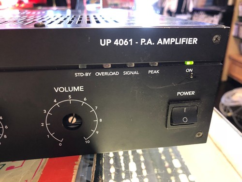 Mackie UP 4061 - PA Amplifier 4000 Series Stereo Amp UP4061 - Picture 2 of 3