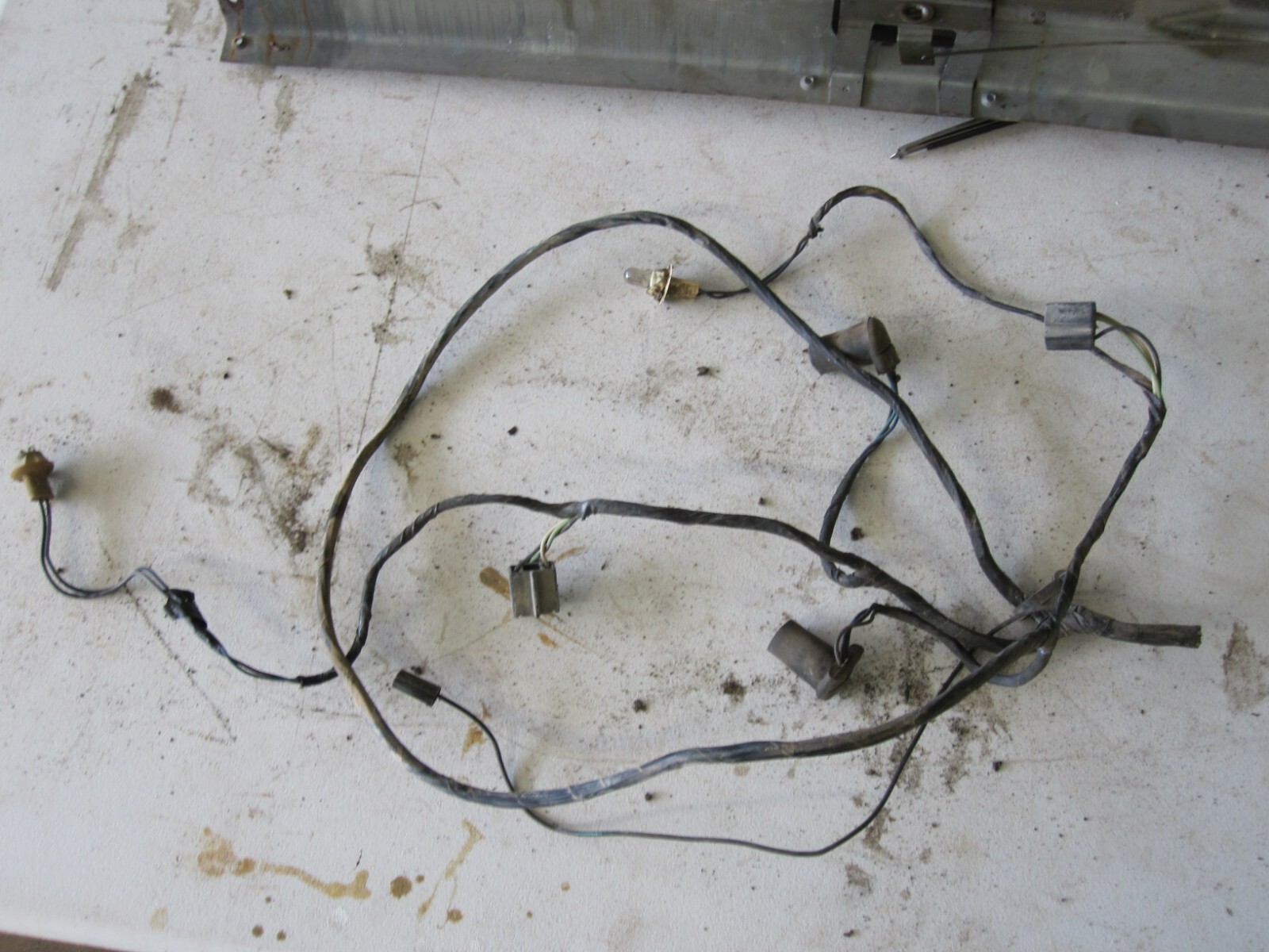 AMC GREMLIN X HEADLIGHT WIRE HARNESS PLUGS SIDE MARKER TURN SIGNALS HORN OEM