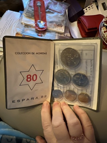 Spanish Coins In A Collectors Wallet. “municipal 82 Series Numismatica - Picture 2 of 3