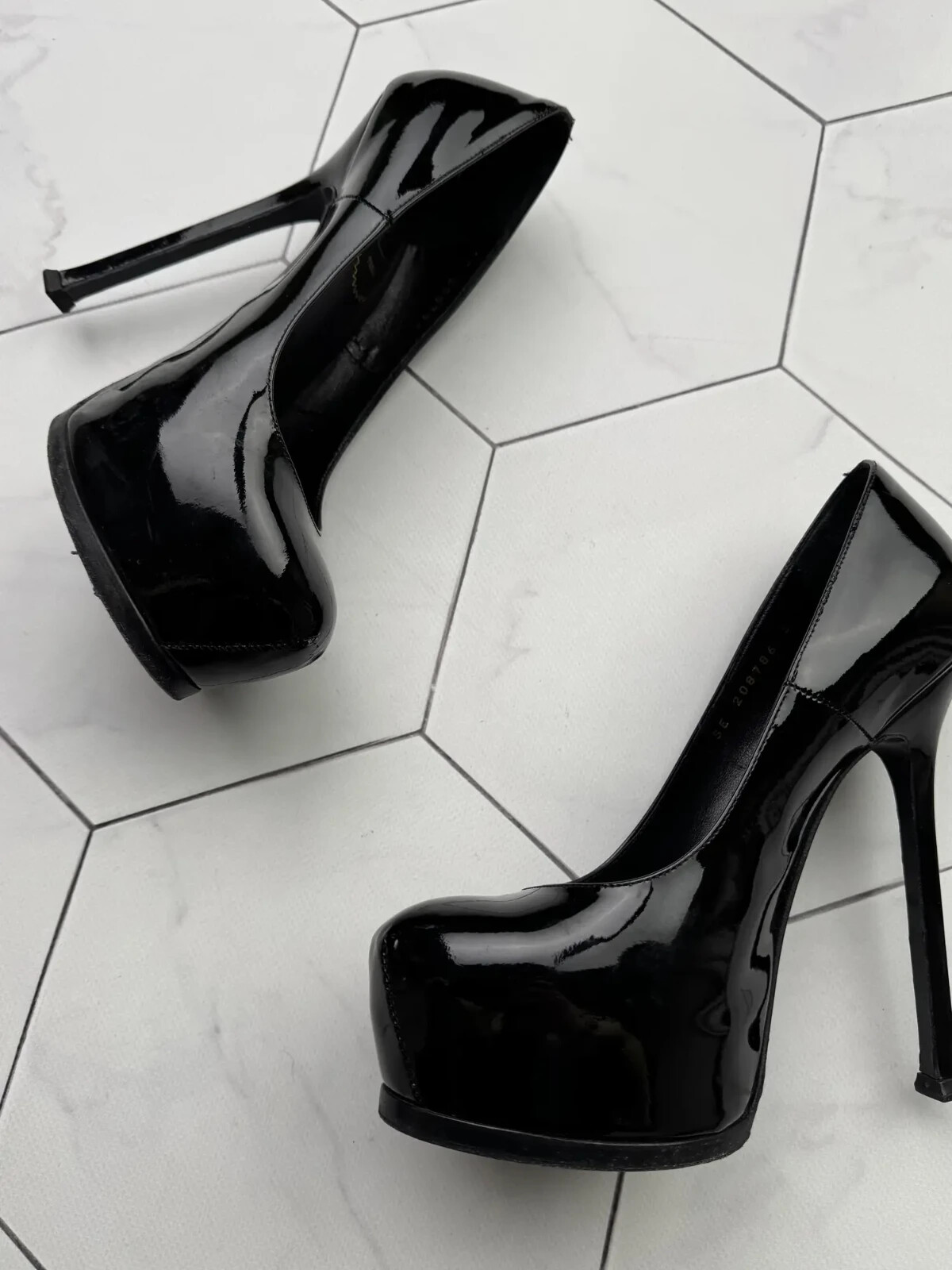 Yves Saint Laurent Rive Gauche vintage pelle verniciata tacco donna taglia US 7 5