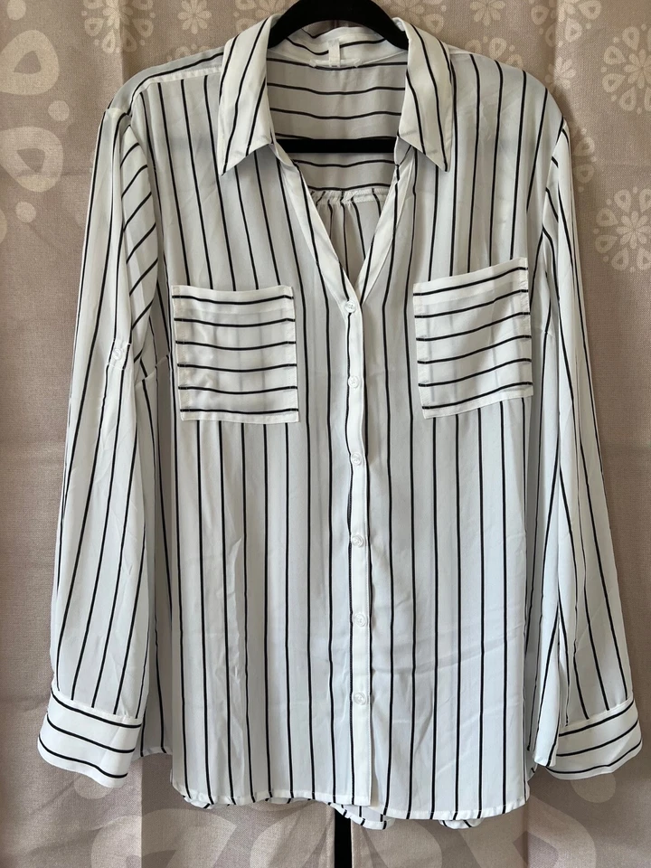 Blusa con estampado de rayas con botones Maurices Winona - XXL Foto 2 de 3