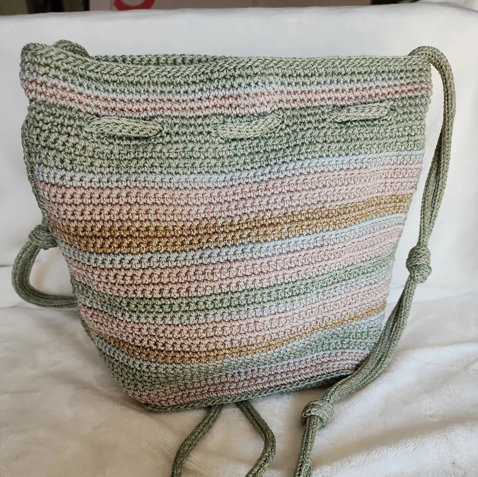 Bolsa tiracolo The Sak Ivy balde de cordão de crochê verde médio borlas rosa - Imagem 2 de 4
