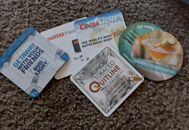 6 NICE  BEER COASTERS  BUG LIGHT  COORS LIGHT  HOOTERS  ILLINOIS TOBACCO QUIT ++