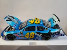 1/24 Jimmie Johnson #48 Lowe's SeaWorld 2006 NASCAR Action Diecast Car - Shamu