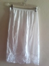 Vanity Fair White Half Slip Lace Bottom 26" Length ,Medium