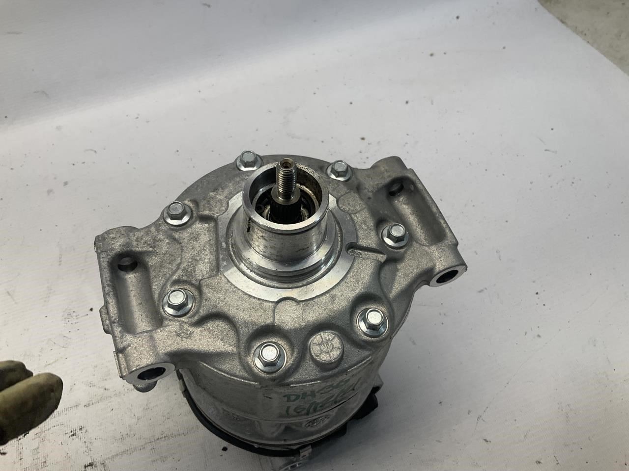 McLaren 650S 2014-2017 Compressor with bracket