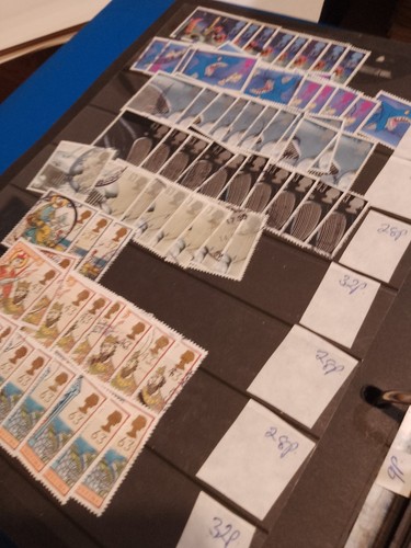 5 Vintage Stamp, Postcard Albums, 6.9 KG Tatty Albums F/U Content Good to sort. - 第 13/22 張圖片