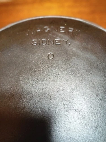 Near Perfect Vintage #10 Wagner Arc Cast Iron Skillet With Heat Ring
