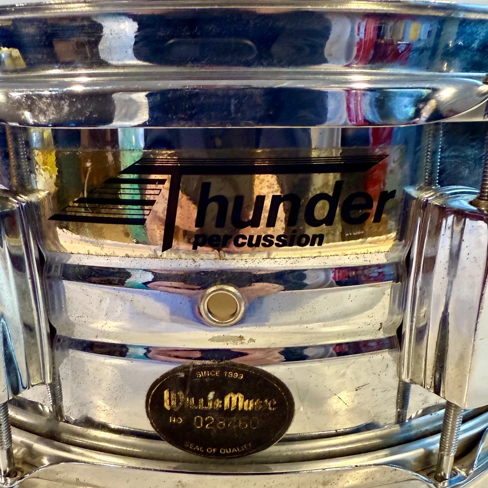 Caja de acero Thunder by Taye vintage - 14" x 5,5" Foto 2 de 4