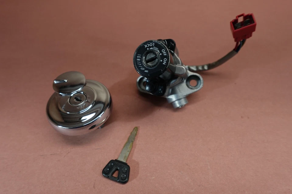 Juego de llaves de bloqueo de encendido Yamaha V-Star 1100 V Star XVS1100 1999-2009 tapa de gas Foto 3 de 4