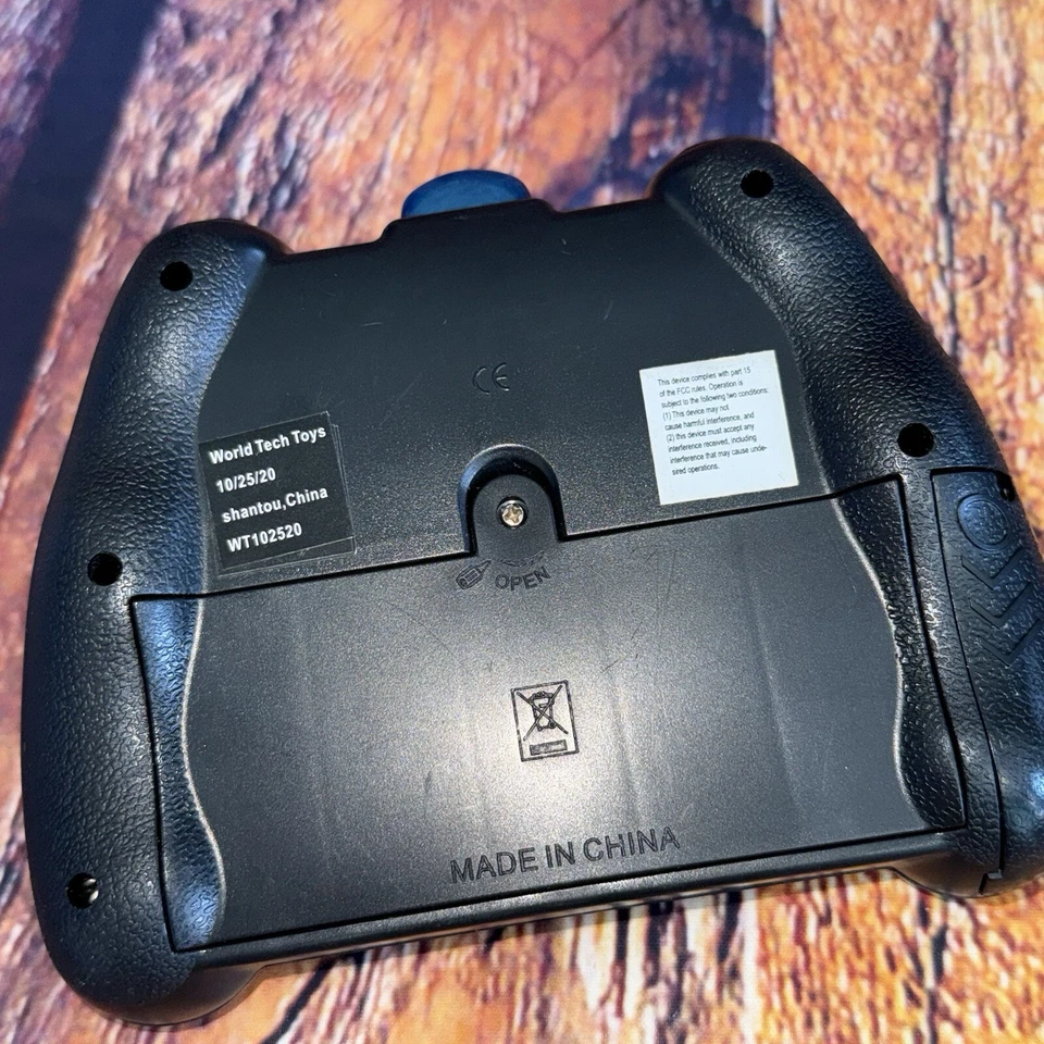 World Tech Toys Hercules Helicopter Electric Powered Replacement Remote Control - Image 4 of 4