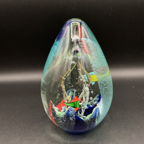 Art Glass Aquarium Egg Paperweight - Bubbles & Fish Sculpture - Picture 4 of 9