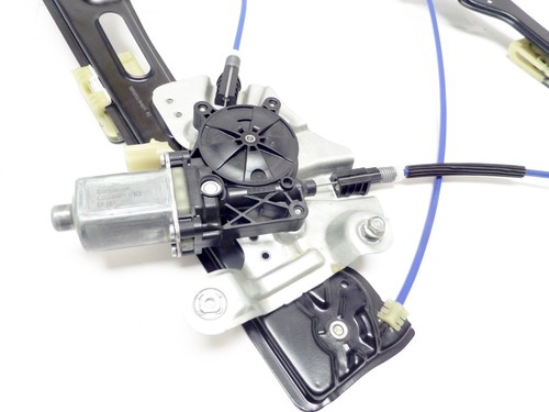 2013-2016 Chevrolert Malibu Power Window Motor Assembly LH Front Driver Side - Picture 3 of 7