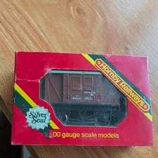 Triang Hornby R205 OO Gauge BR Brown Ventilated Van Sliding Doors Vintage