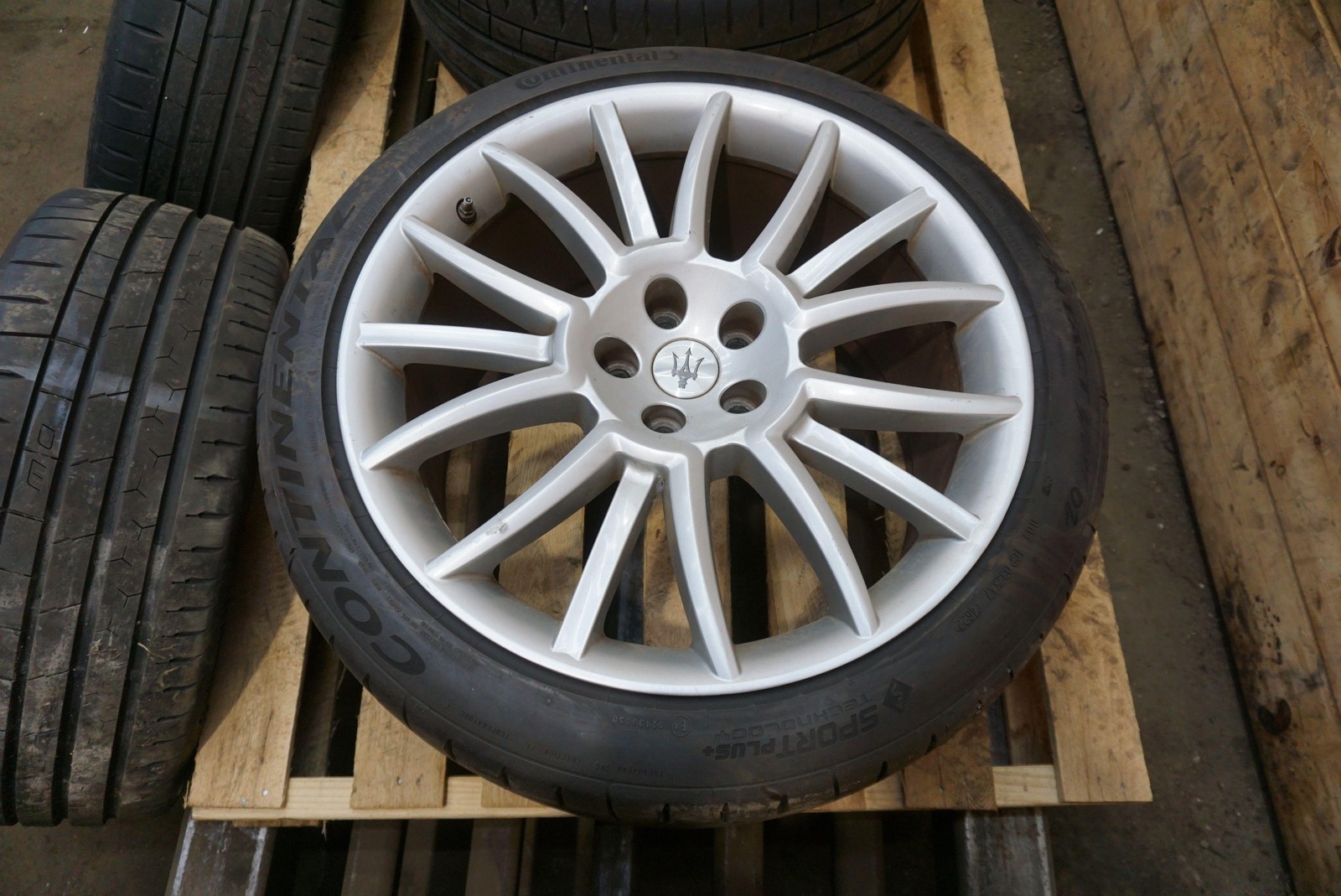 Set Front 20x8.5" & Rear 20x10.5" Wheel 245754 Maserati Granturismo 03-14 *Note
