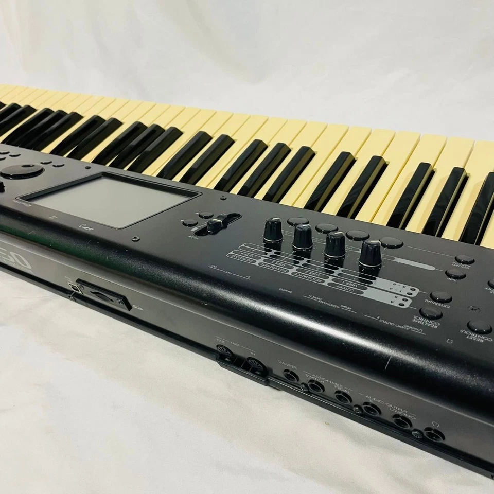 Korg M50-61 Music Workstation 61-Key Synthesizer Keyboard w/ Case & Cable Tested - Image 4 of 4
