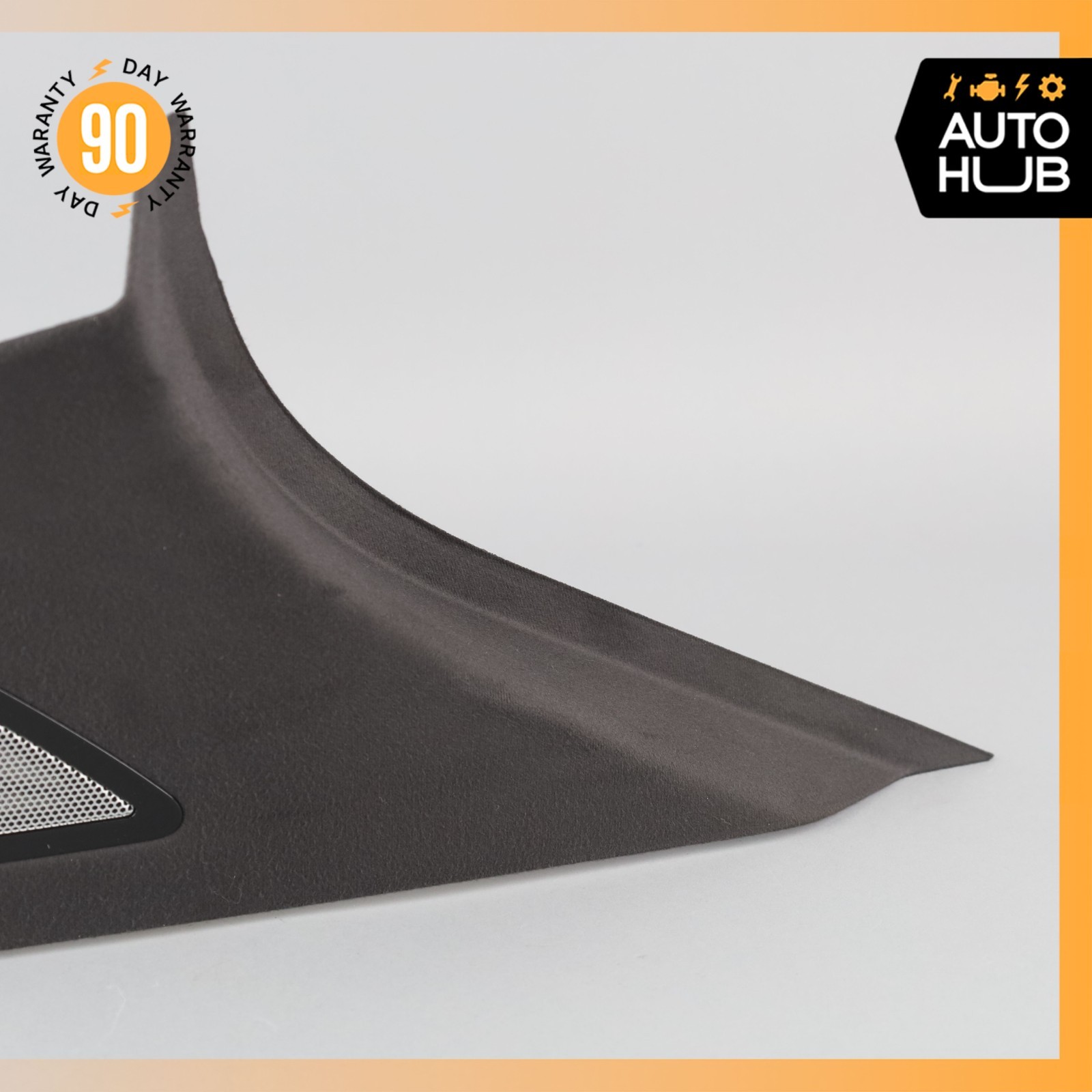 17-24 Maserati Levante M161 Rear Right Side D-Pillar Cover Trim 6700486150 OEM