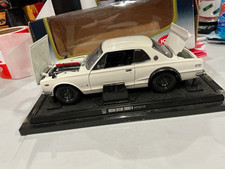 Kyosho 1:18 Diecast 1973 Nissan Skyline 2000GT-R KPGC10 White Hood/Trunk