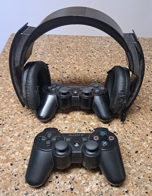 2 Sony PS3 Wireless Controller Black CECHZC2U + Headphone CECHYA 0080