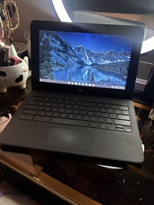 HP Chromebook Laptop Notebook Chrome OS Black Portable Computer with charger 