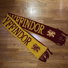 Universal Studios Wizarding World of Harry Potter Gryffindor Reversible Scarf