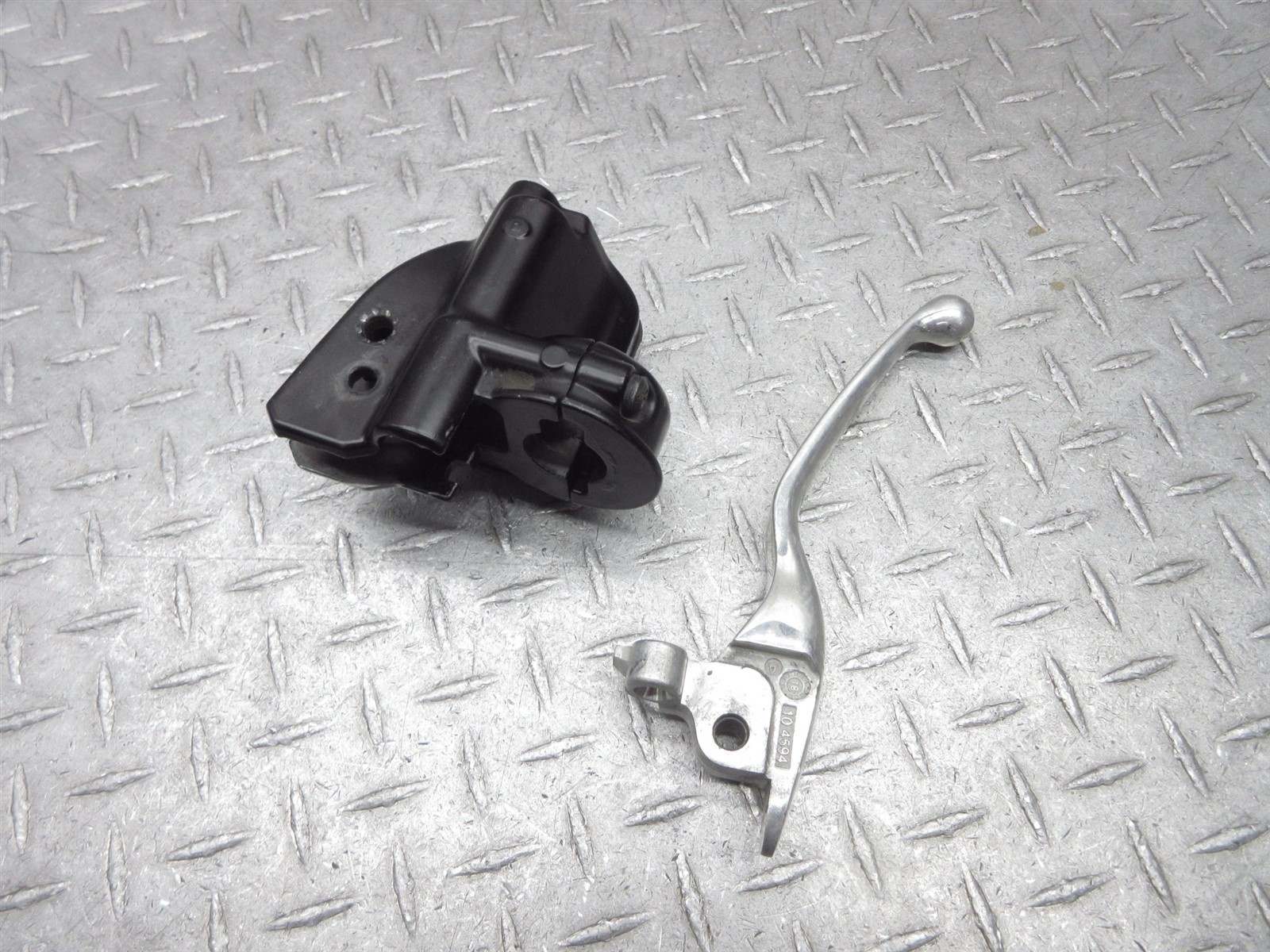 2012 Harley Road Glide FLTRU Front Brake Master Cylinder Pump Lever Control