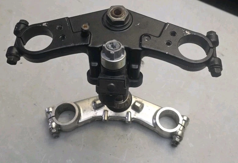 Kawasaki Ninja 1000R ZX-10 1986 1987 triple árbol 32002-1808 Foto 4 de 4