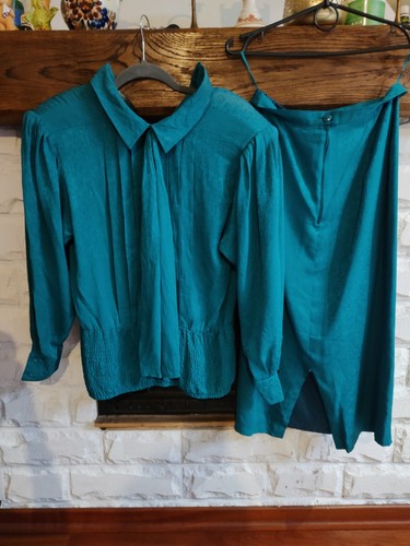 VINTAGE 60s 70s Louis Féraud Silk skirt suit. Beautiful! - Picture 10 of 10
