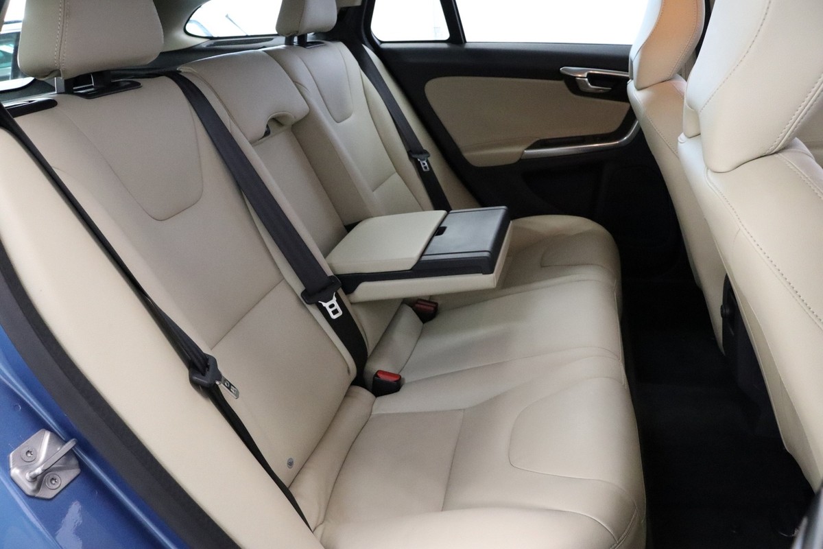 Volvo V60 2,0 D4 190 Momentum aut.